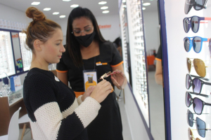 Rede de &oacute;tica &Oacute;ptica Center reinaugura loja matriz em Barueri