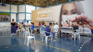 Carapicu&iacute;ba N&Atilde;O aplicou doses vencidas de vacina. Entenda o caso