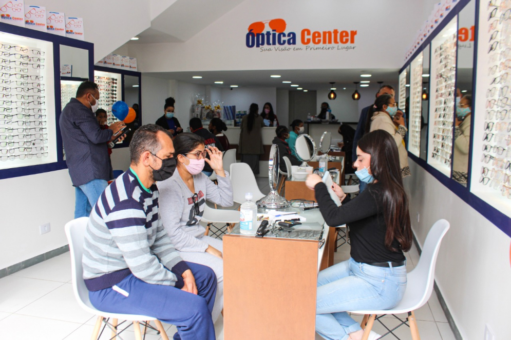 Rede de &Oacute;tica &Oacute;ptica Center leva qualidade e bom pre&ccedil;o para o Parque dos Camargos