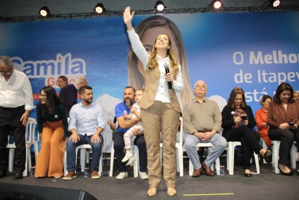 Camila Godoi é oficialmente pré-candidata à prefeita de Itapevi