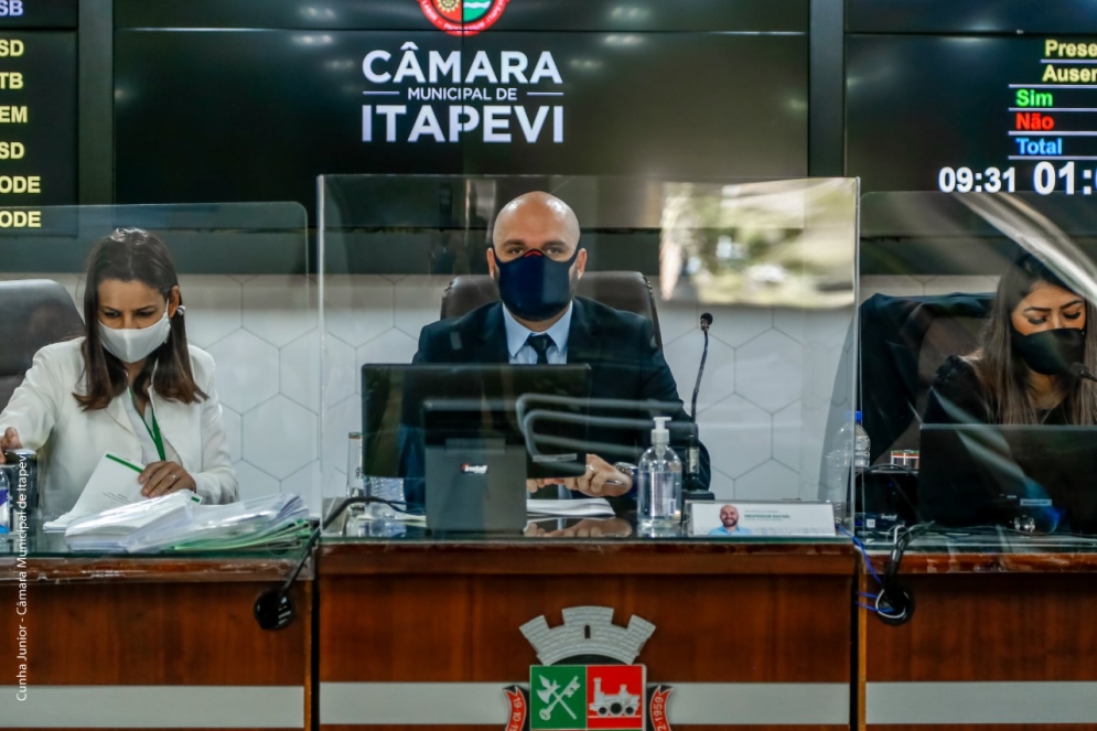 Agora &eacute; lei: alunos  da 1&ordf; a 5&ordf; de Itapevi ter&atilde;o aulas de filosofia