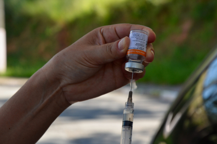 Jandira inicia vacinação contra Covid-19 para pessoas a partir de 35 anos de idade