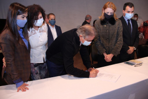 Barueri assina acordo de apoio &agrave; fam&iacute;lia em coopera&ccedil;&atilde;o com o governo federal