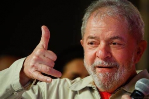Lula assina MP e mais 13,7 milh&otilde;es v&atilde;o ficar isentos do Imposto de Renda; Veja se voc&ecirc; &eacute; um