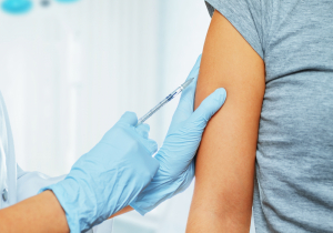 Vacina&ccedil;&atilde;o contra a COVID-19 nesta sexta e s&aacute;bado em Cajamar