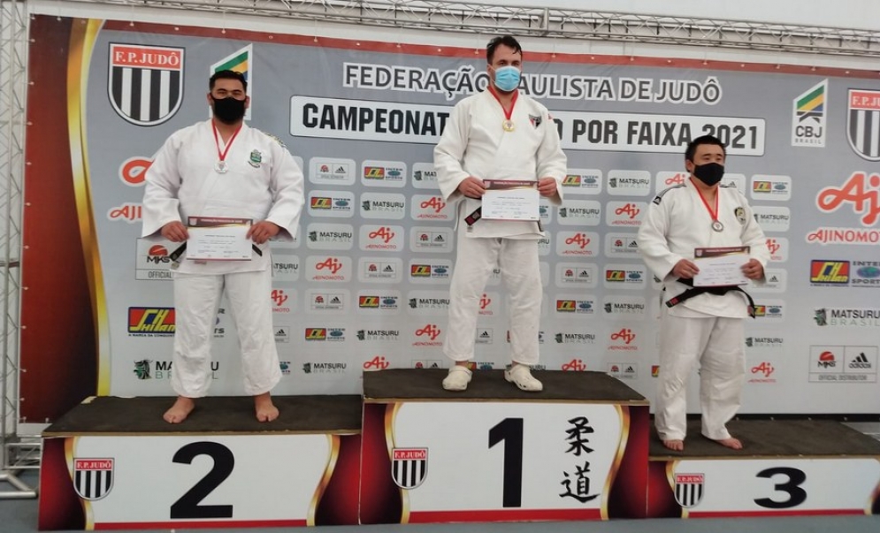 Jud&ocirc; de Jandira tem sensei Felipe Ishimaru vice-campe&atilde;o paulista por faixa
