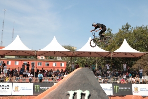 Carapicu&iacute;ba realiza 5&ordf; edi&ccedil;&atilde;o consecutiva do BMX Dirt na cidade