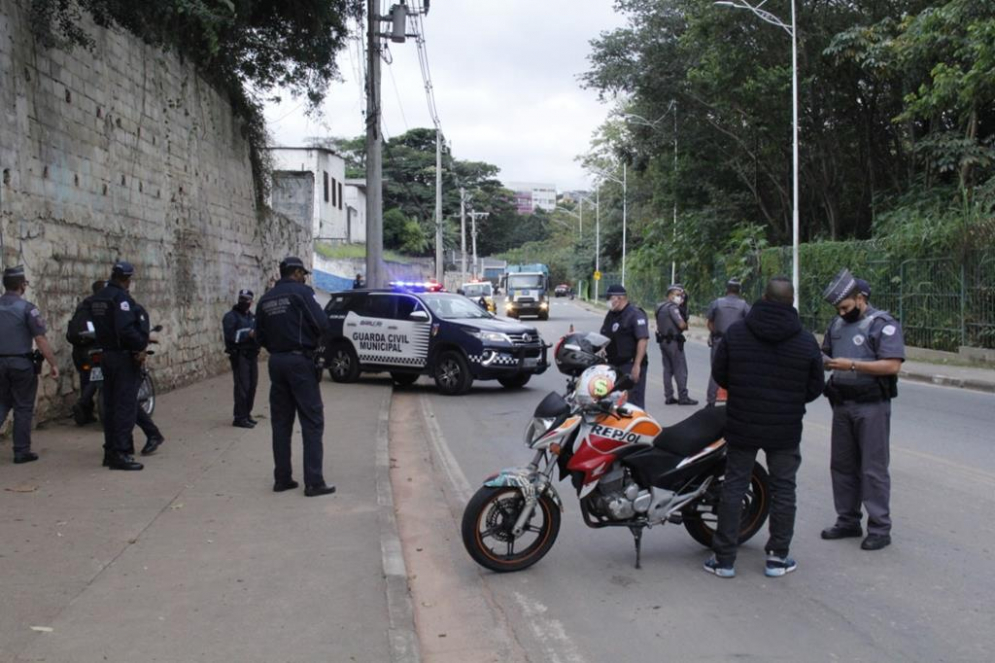 Opera&ccedil;&atilde;o Cidade Segura apreende quatro ve&iacute;culos e det&eacute;m tr&ecirc;s pessoas