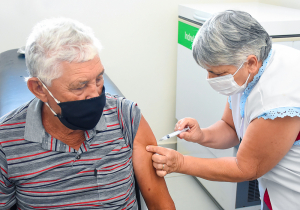 Sa&uacute;de libera o agendamento da vacina para pessoas com idade igual ou superior a 63 anos