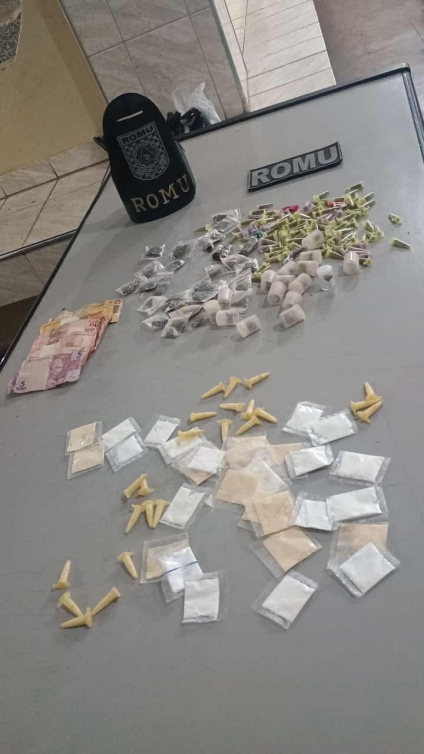 Operação Natal Seguro da GCM de Jandira apreende entorpecentes, motos irregulares e prende traficante