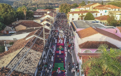 Celebração de Corpus Christi em Santana de Parnaíba é uma das maiores e mais belas do Brasil