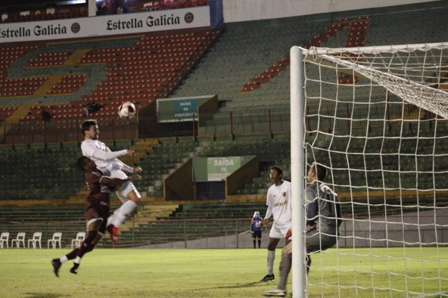 Oeste Barueri vence o Juventus no Canind&eacute;