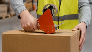 Casa do Trabalhador oferece 300 vagas para log&iacute;stica e call center