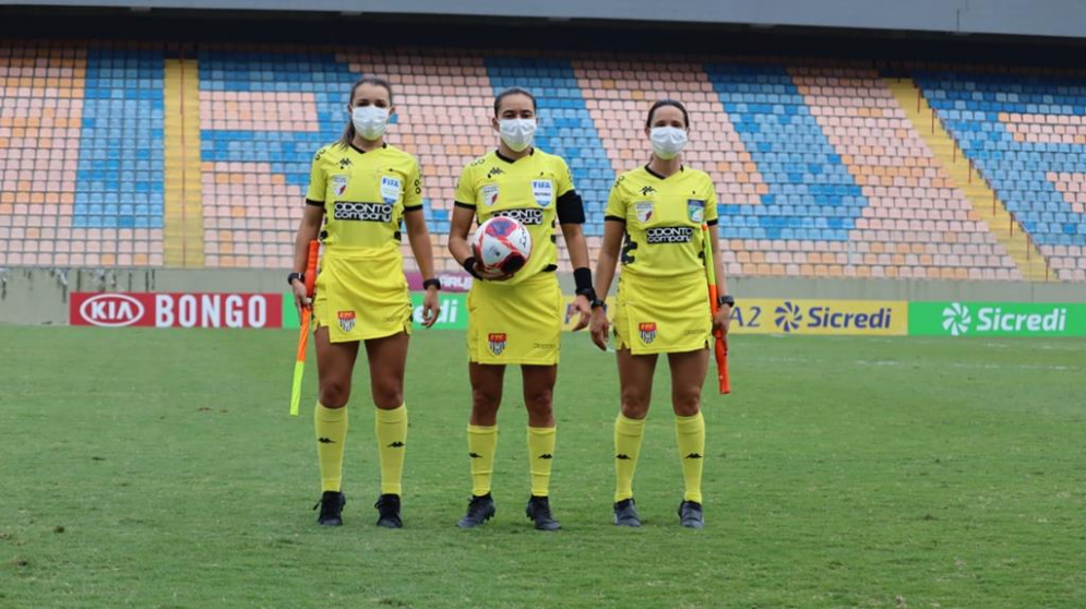 Pela primeira vez, um trio de arbitragem feminino apita jogo decisivo do Paulist&atilde;o A2 na Arena Barueri