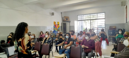 Educação de Jandira promove curso sobre alimentação escolar