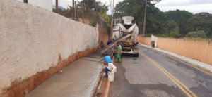 Servi&ccedil;o de manuten&ccedil;&atilde;o de estrada chega no Igavet&aacute;