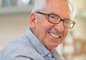 Liberado a vacina contra COVID-19 para pessoas de 50 anos ou mais sem comorbidades