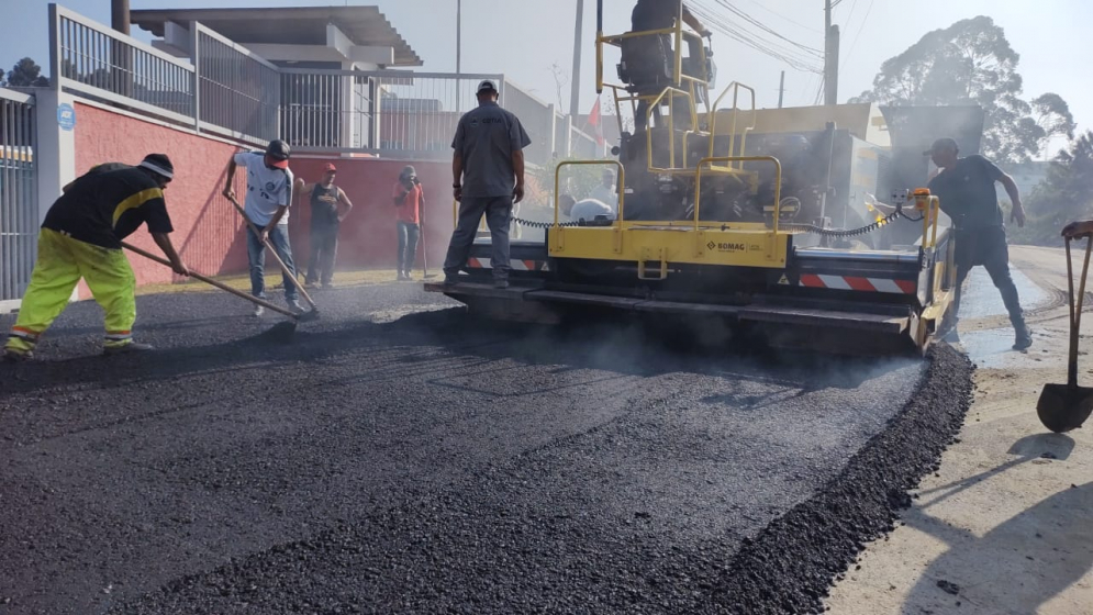 Prefeitura finaliza a pavimenta&ccedil;&atilde;o de ruas na Granja Viana e Caucaia