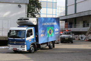 SP entrega ao Brasil total do lote de 600 mil vacinas do Butantan